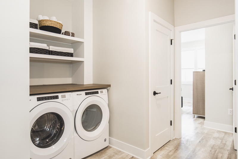 525 Ridge Street Apartments | 1 Bedroom - MSC UVA | For Rent in ...